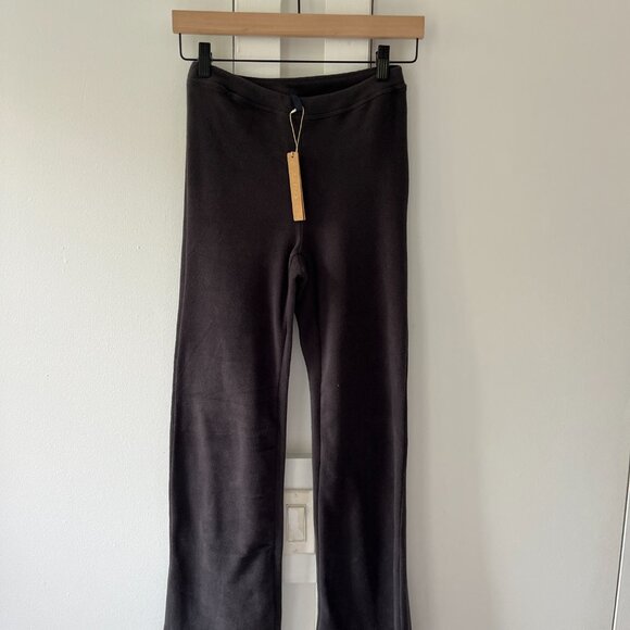 SKIMS Outdoor Fleece Flare Leg Sweatpants - Dark Grey - Size S - Picture 3 of 6